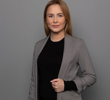 Ana  Zubkova